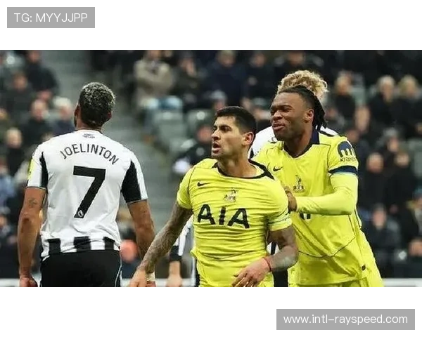 罗梅罗头球破门难救主，热刺防线漏洞频现